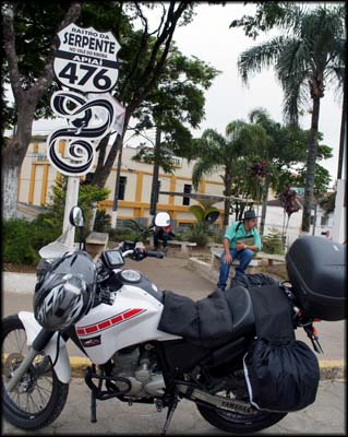 Placa do outro extremo do Rastro da Serpente, em Apiaí