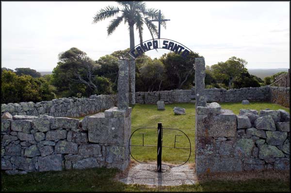 Campo Santo, ao lado da Fortaleza Santa Teresa