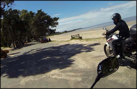 Test drive uruguaio na Monstrinha, em uma praia em Colonia