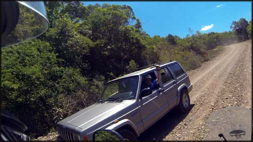 Pessoal do Jeep, também perdidos, gente boa