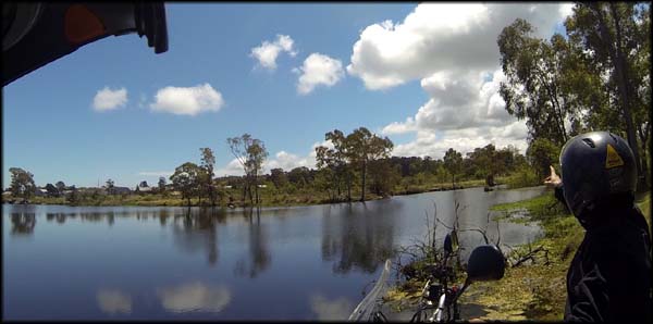 Lago natural perto de Colonia, no verão deve ser animado
