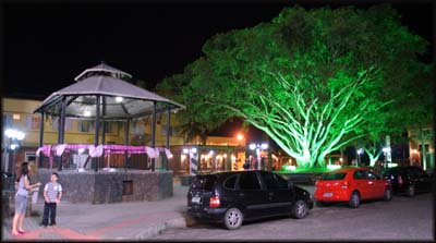 Praça decorada em Nova Veneza