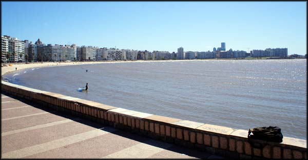 A orla de Montevidéu. Agradável.