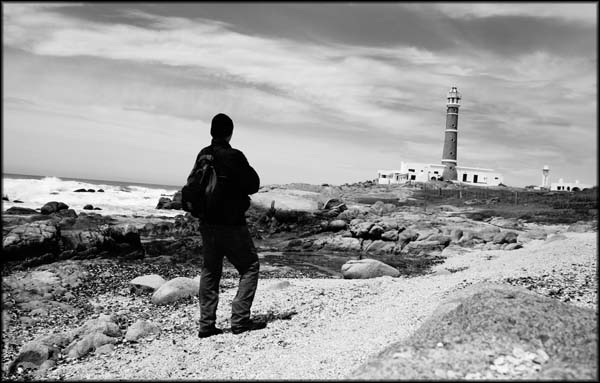 Farol de Cabo Polonio. Essa cena me lembrou o filme “Os Pássaros” de Hitchcock.