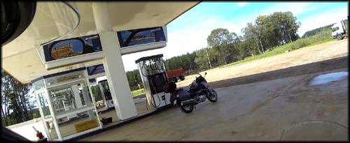Moto do uruguaio que conheci, não sei qual é, mas parece confortável